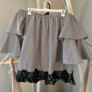 NWOT Roommates off the shoulder top